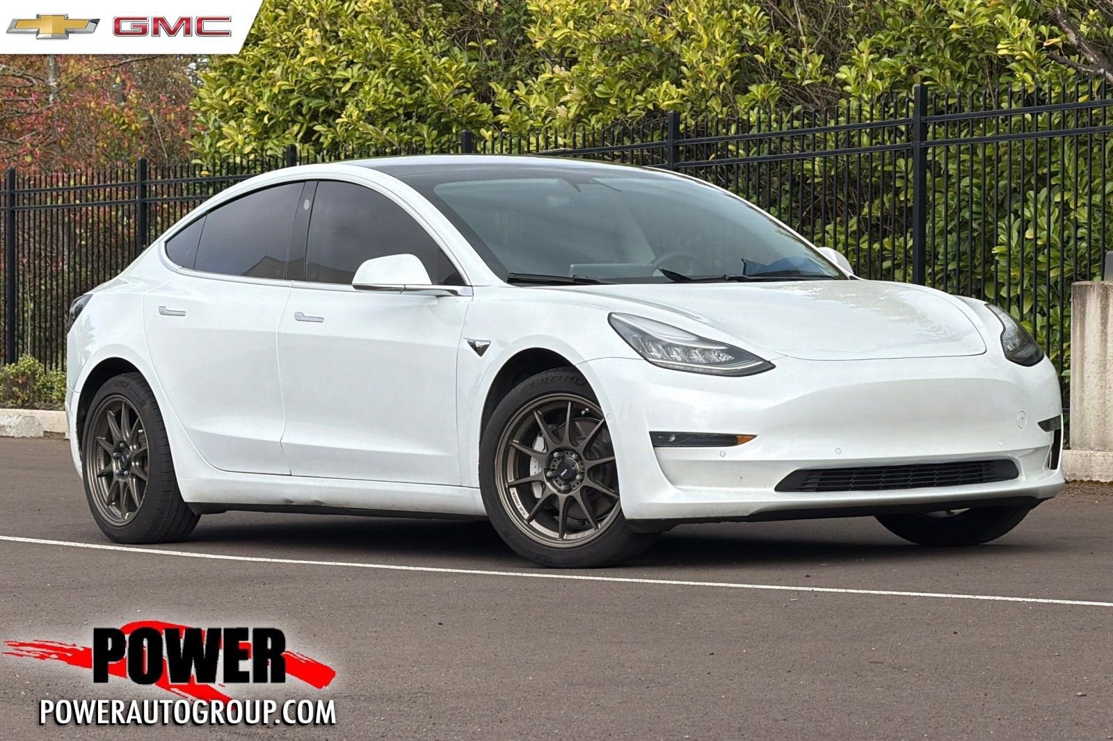 2019 Tesla Model 3 Rear-Wheel Drive Mid Range's photo