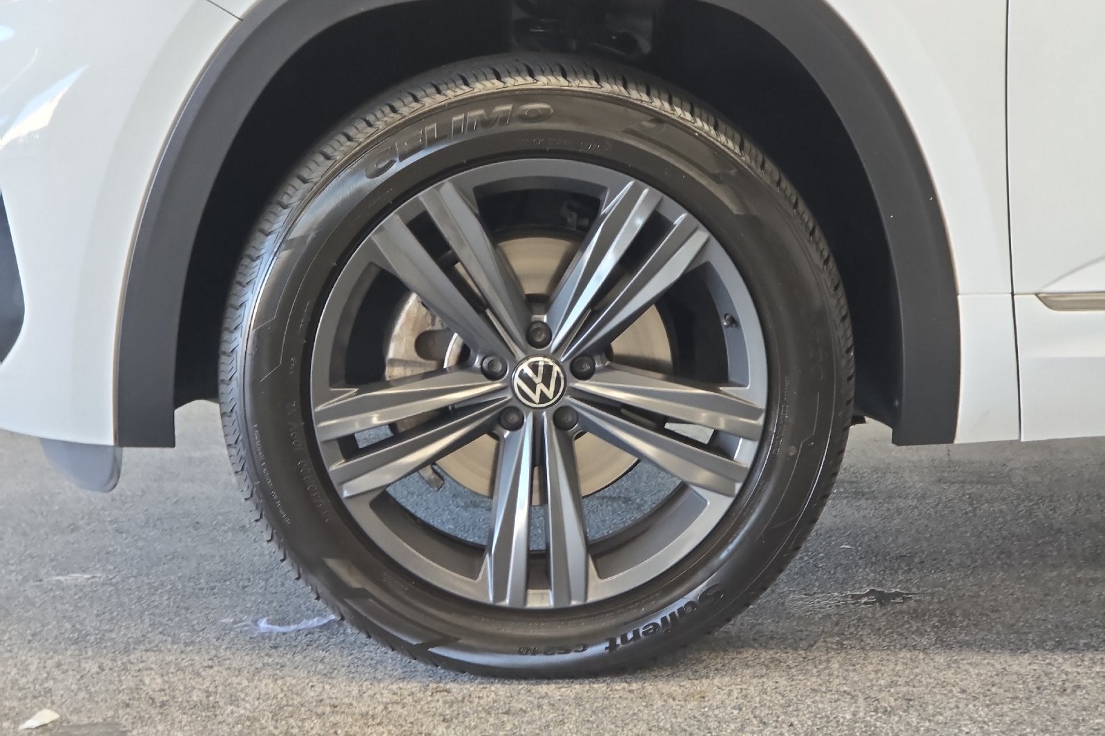 2020 Volkswagen Atlas Cross Sport 3.6L V6 SE w/Technology R-Line 4Motion