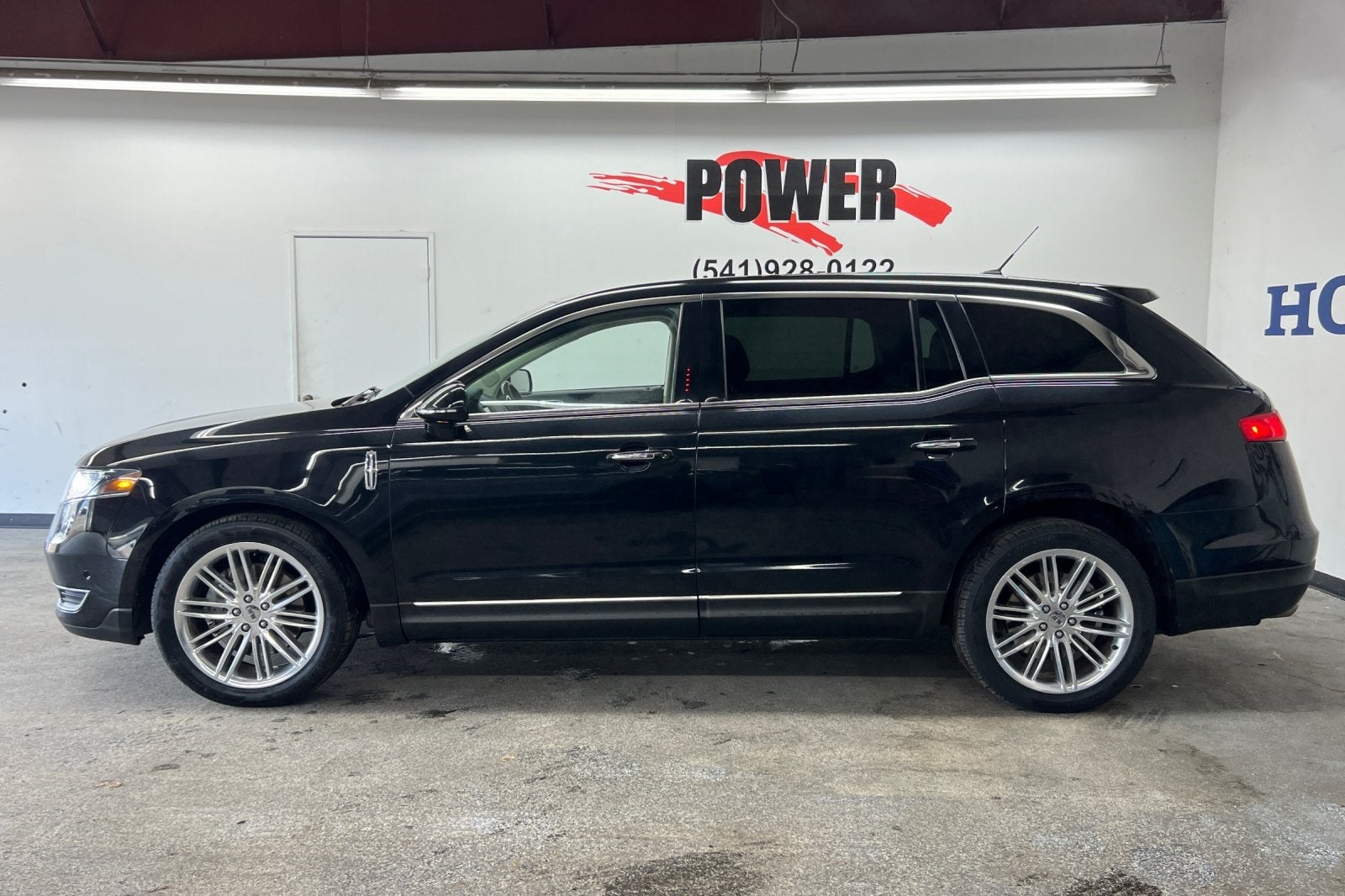 2019 Lincoln MKT Standard