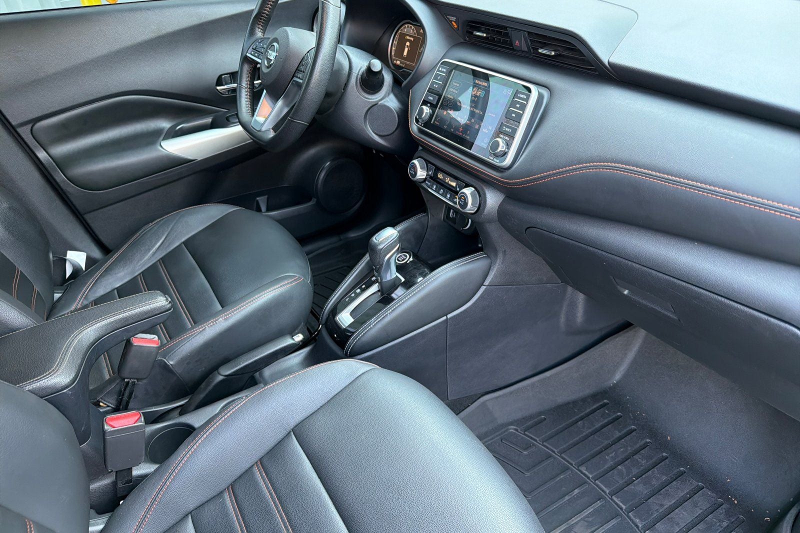 2020 Nissan Kicks SR