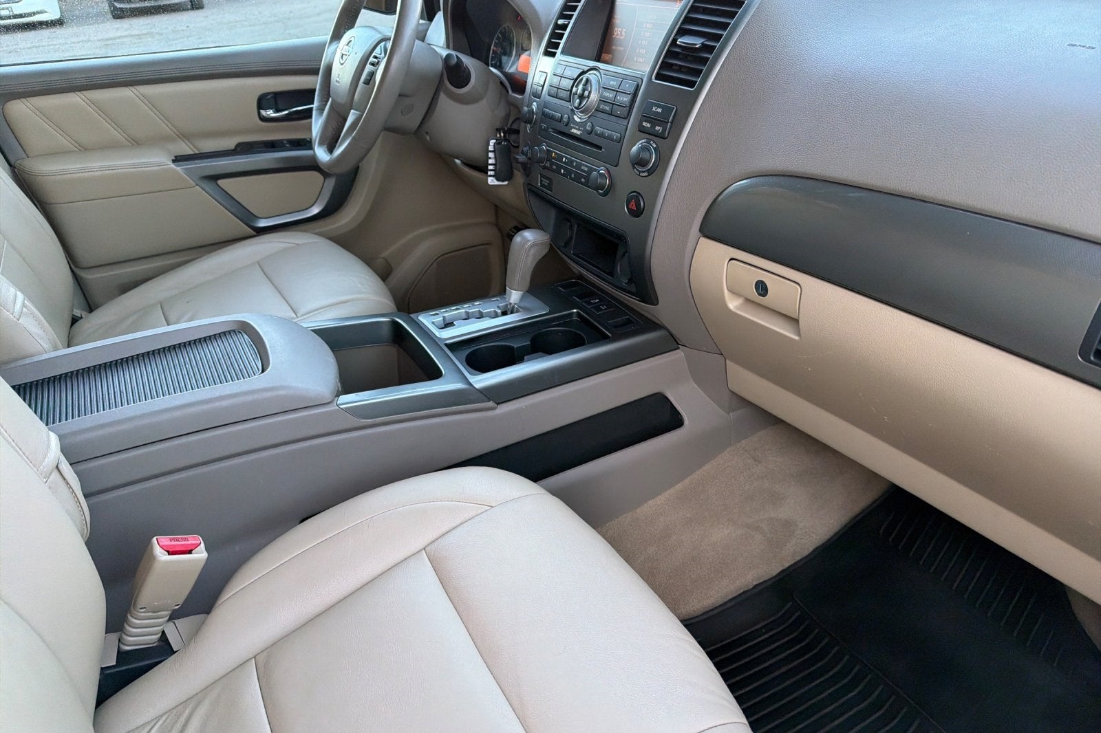 2015 Nissan Armada SV