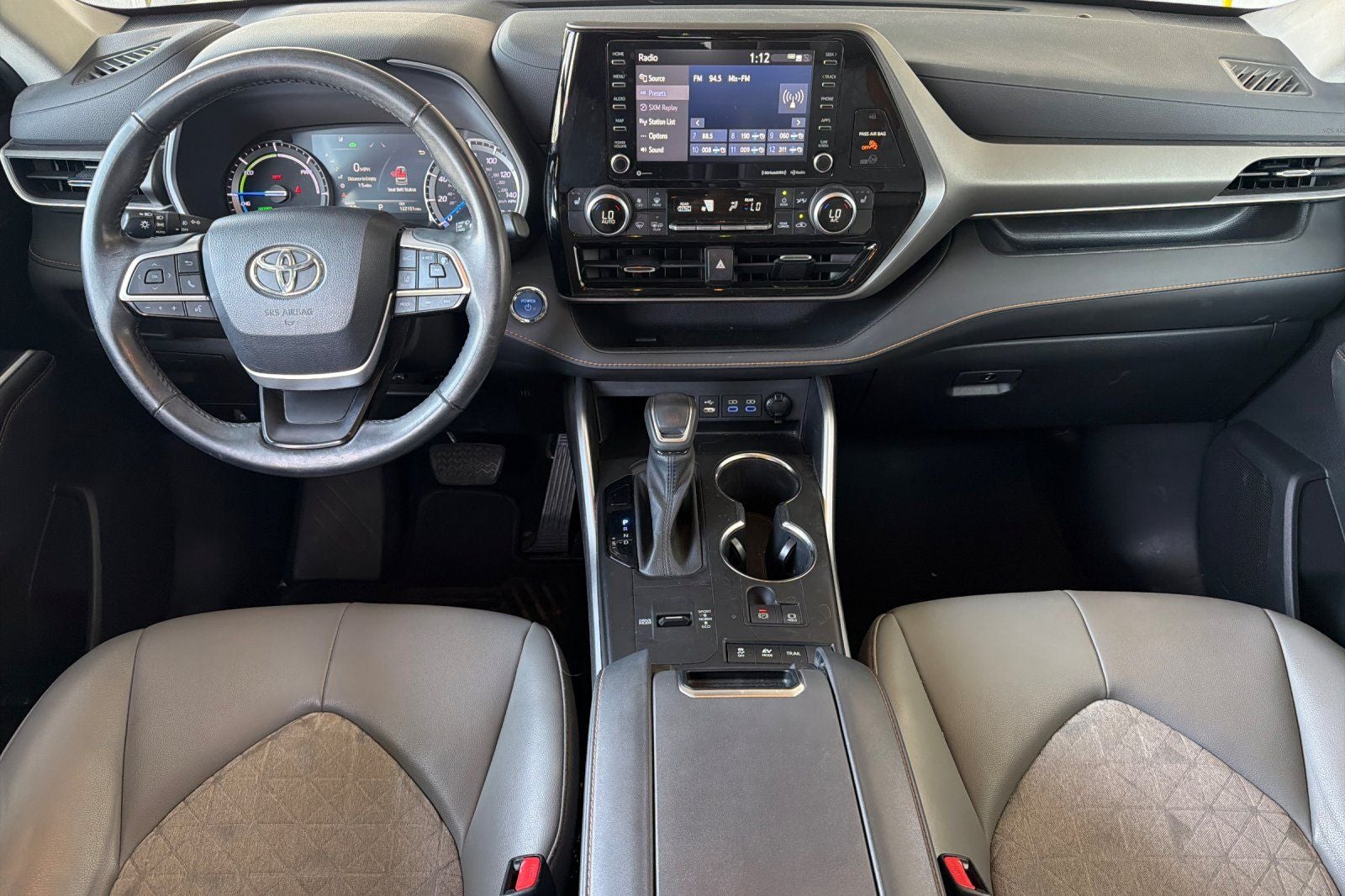 2022 Toyota Highlander Hybrid Bronze Edition