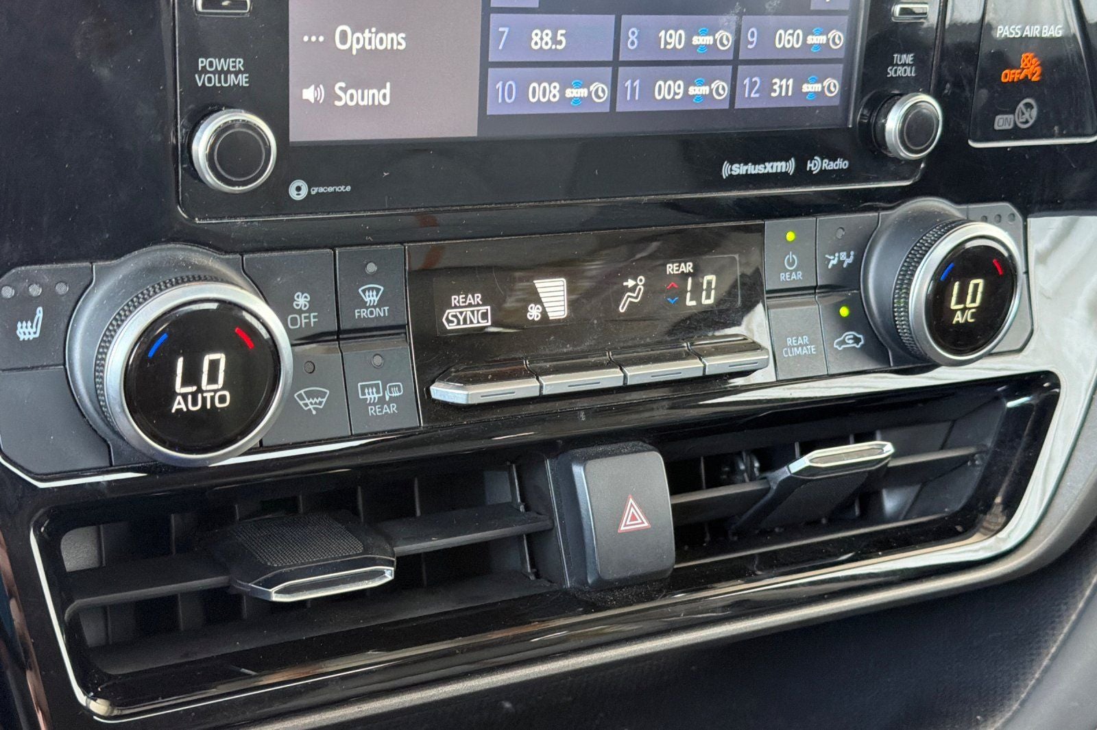 2022 Toyota Highlander Hybrid Bronze Edition