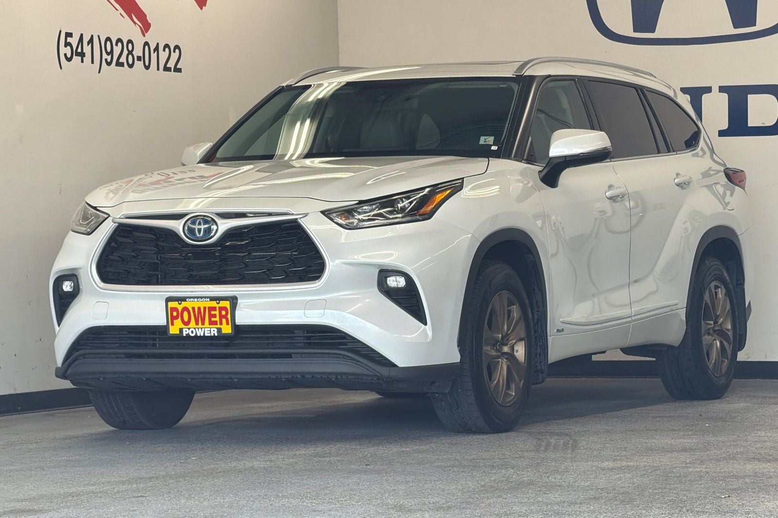 2022 Toyota Highlander Hybrid Bronze Edition