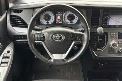 2019 Toyota Sienna SE 8 Passenger