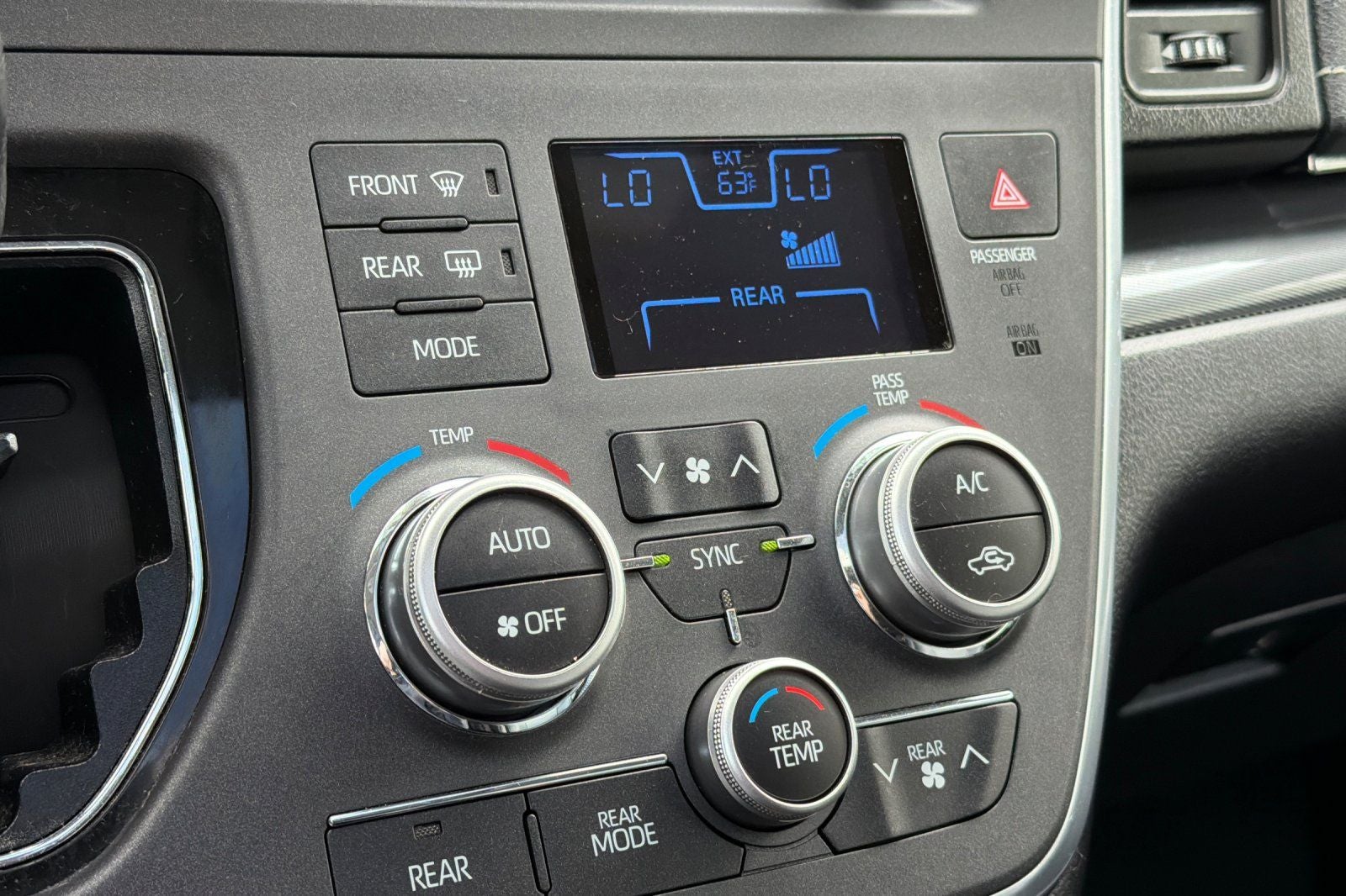 2019 Toyota Sienna SE 8 Passenger