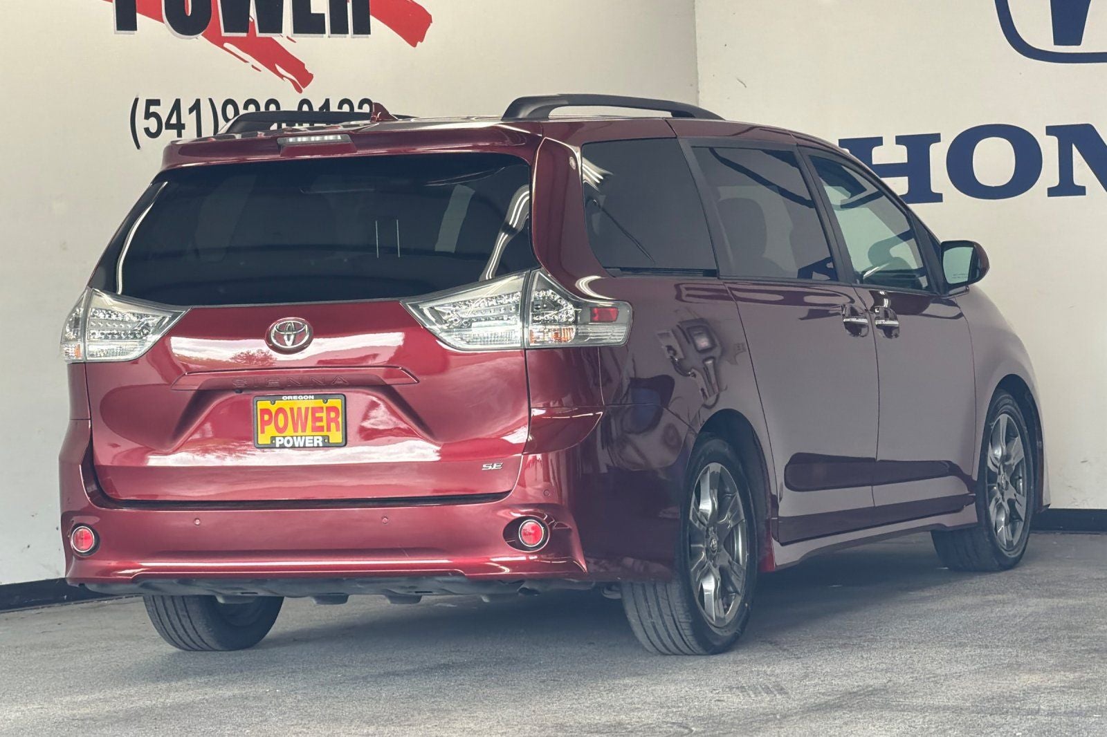 2019 Toyota Sienna SE 8 Passenger