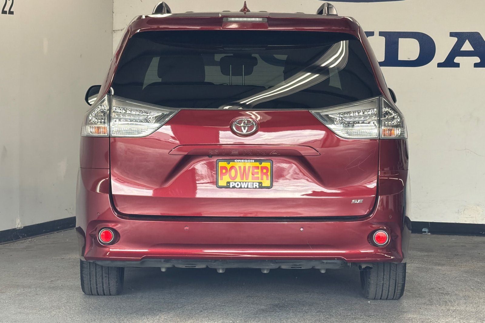 2019 Toyota Sienna SE 8 Passenger
