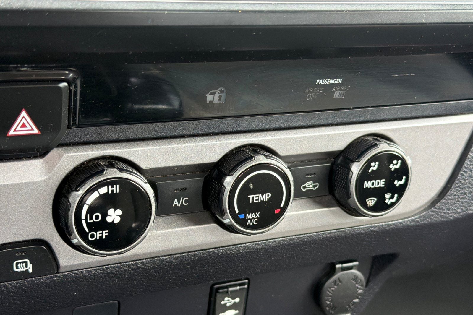 2016 Toyota Tacoma SR