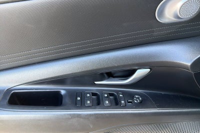 2022 Hyundai Elantra SE