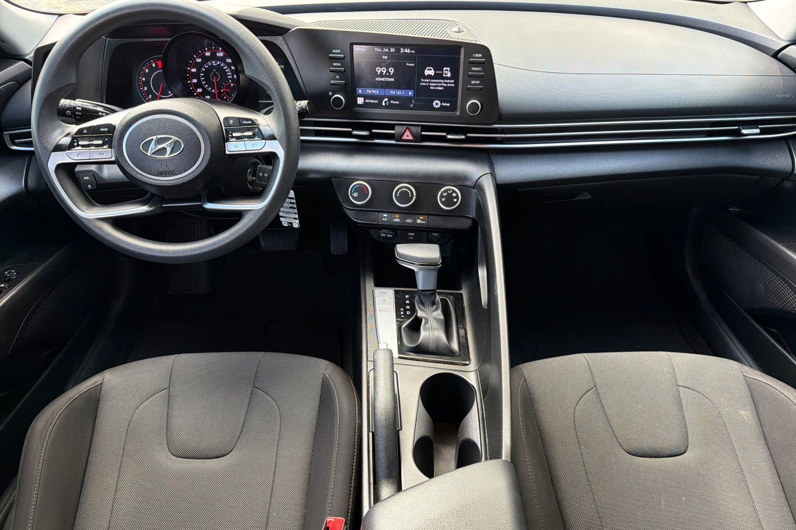 2022 Hyundai Elantra SE