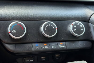 2022 Hyundai Elantra SE