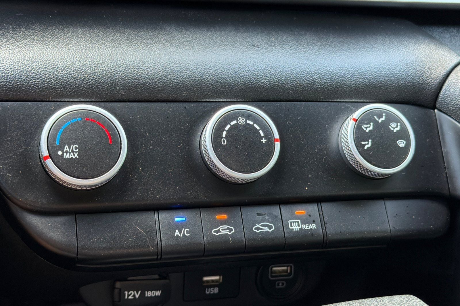 2022 Hyundai Elantra SE