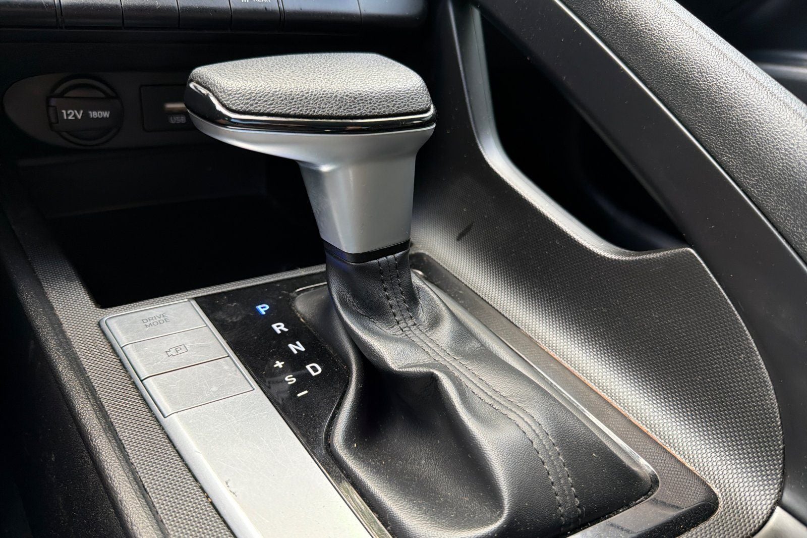 2022 Hyundai Elantra SE