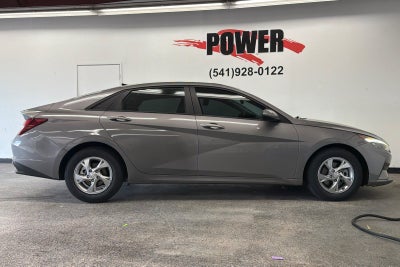 2022 Hyundai Elantra SE