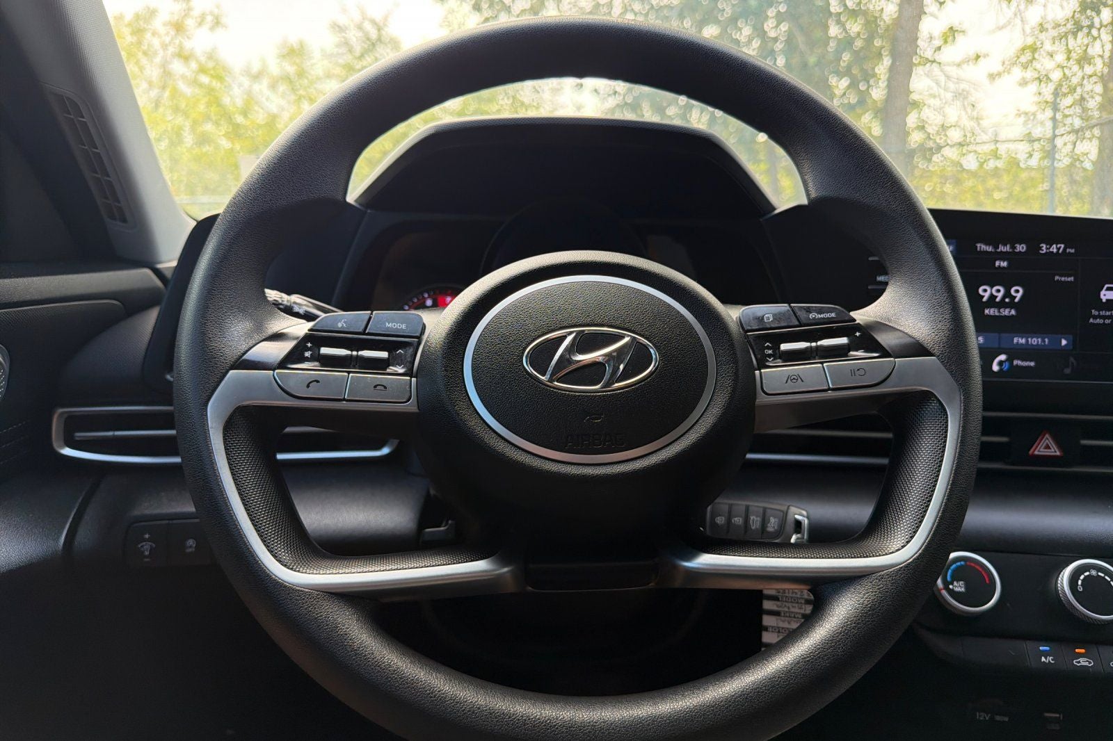 2022 Hyundai Elantra SE