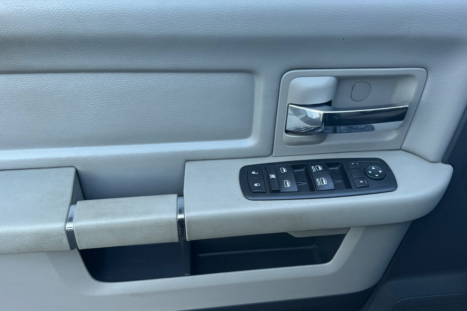 2012 RAM 1500 SLT