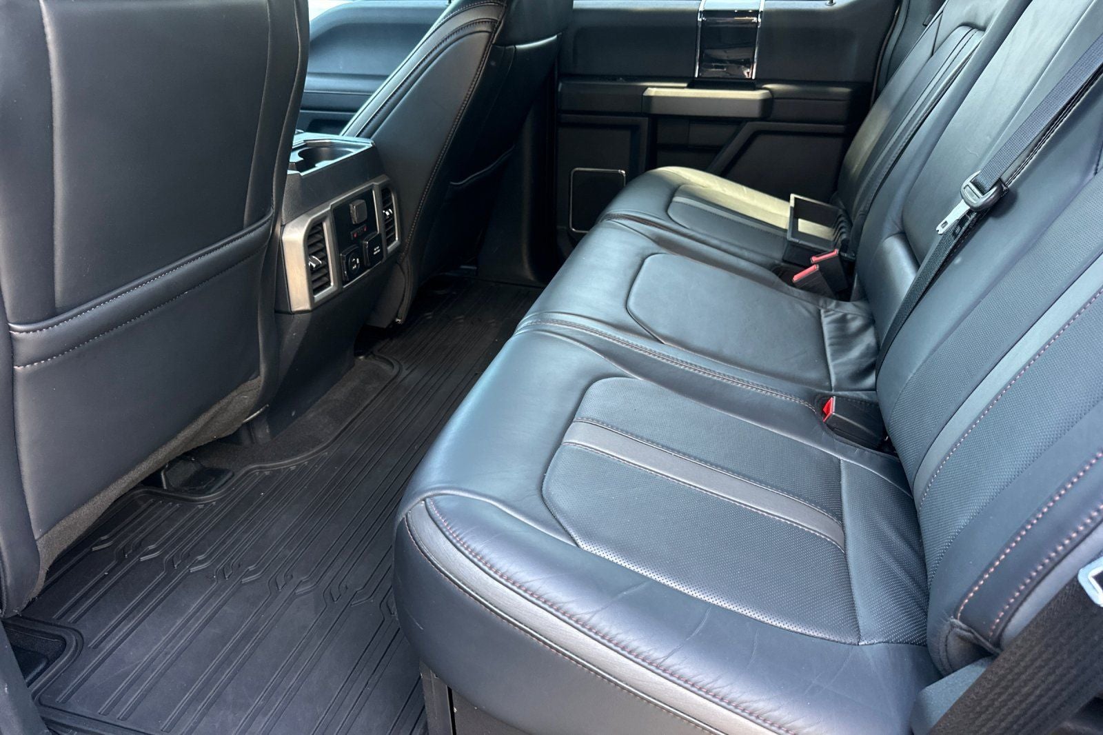 2022 Ford F-350SD Platinum
