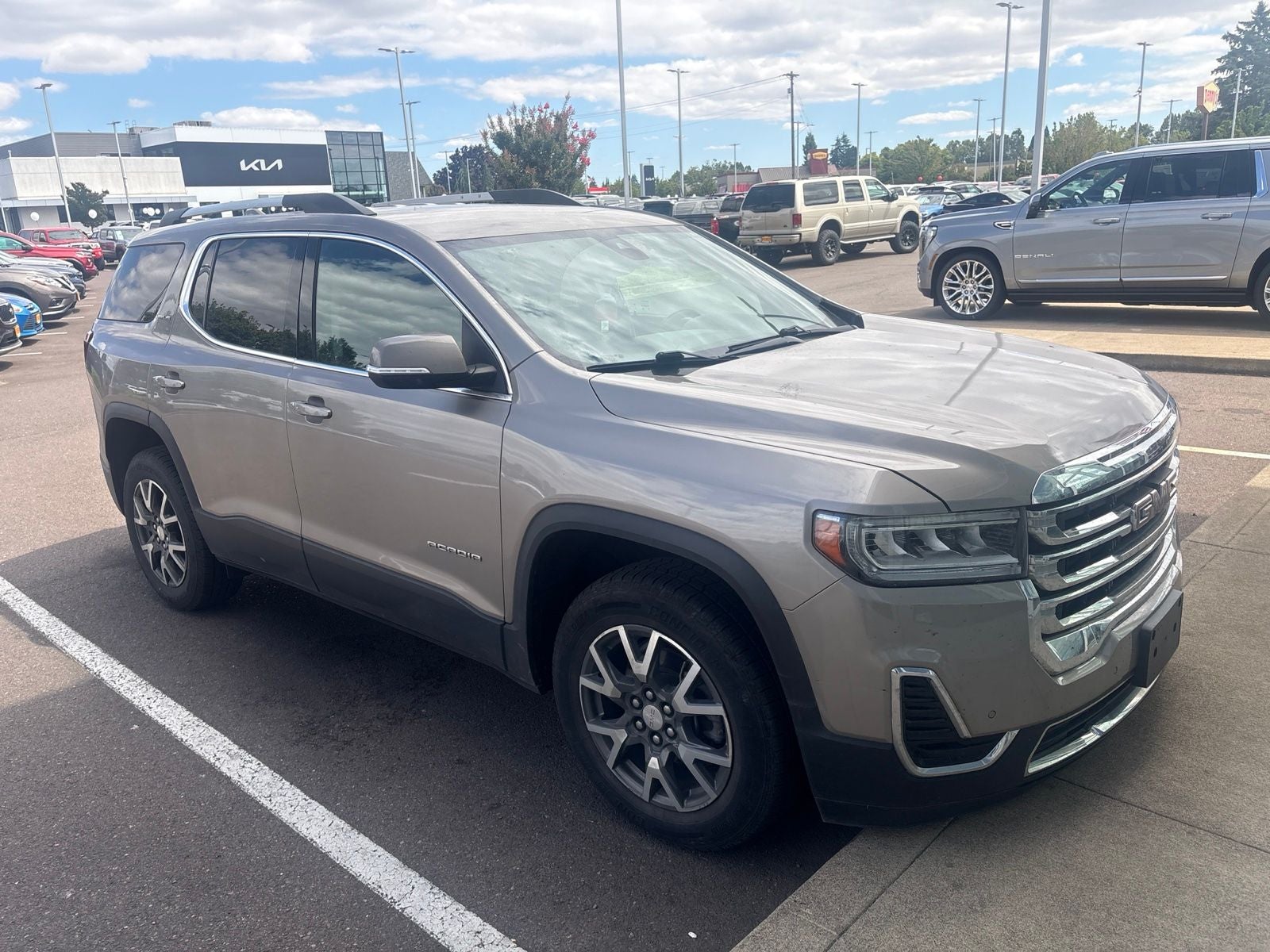 2022 GMC Acadia SLE