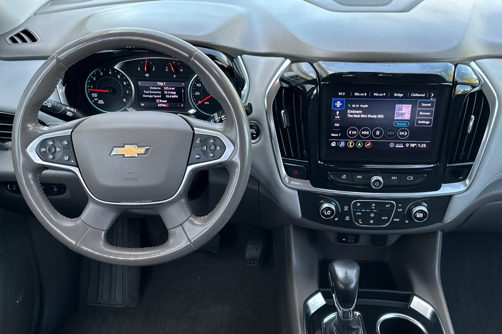 2021 Chevrolet Traverse LT Leather