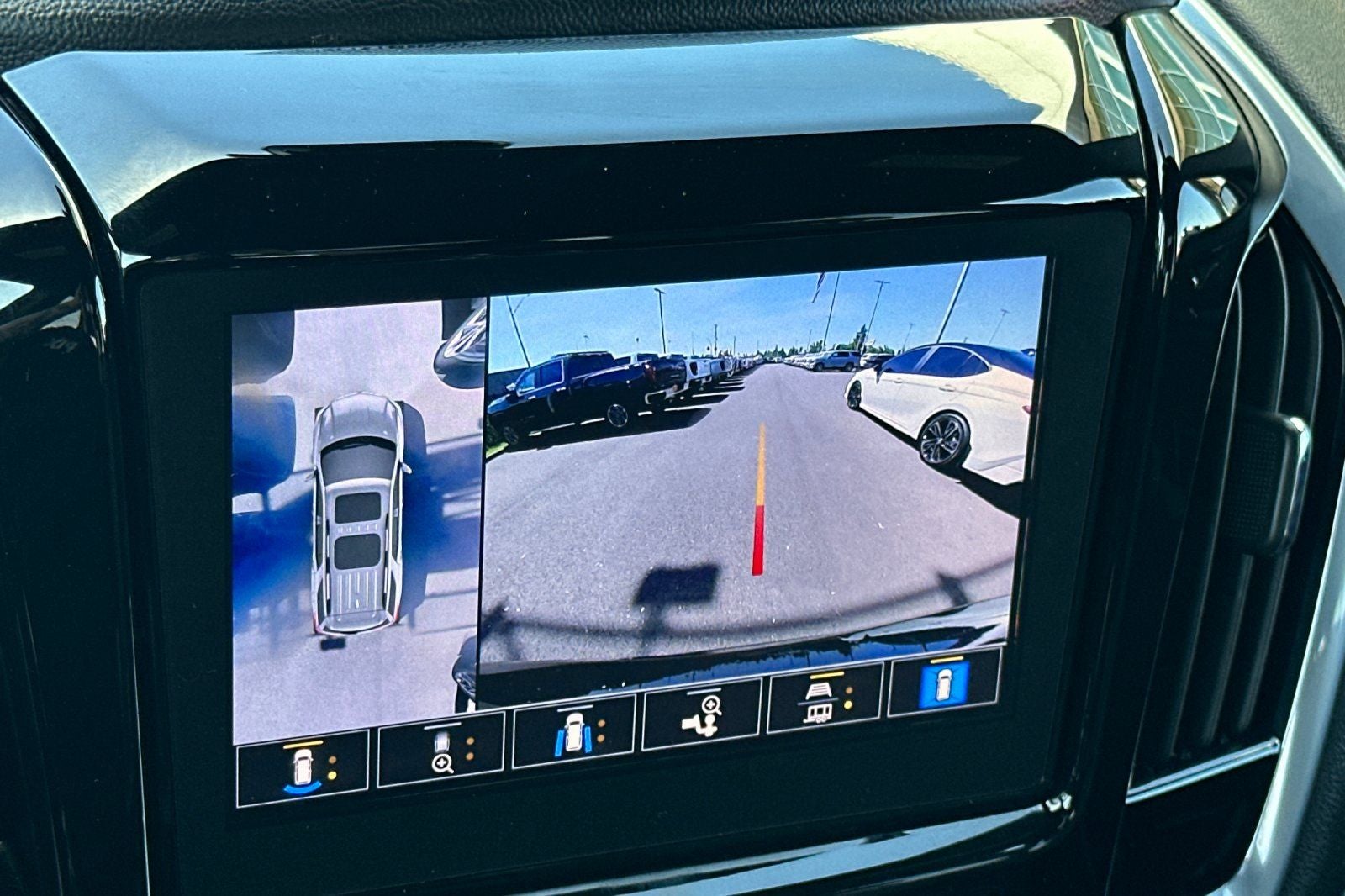 2022 Chevrolet Traverse RS