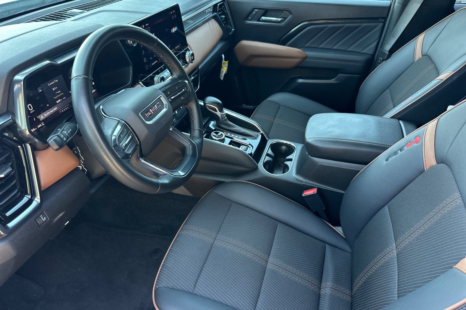 2024 GMC Canyon AT4