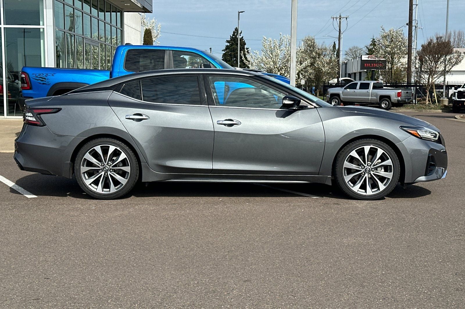 2023 Nissan Maxima Platinum