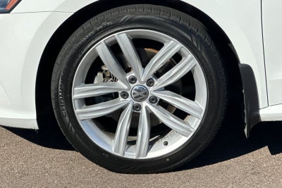 2019 Volkswagen Passat 2.0T Wolfsburg