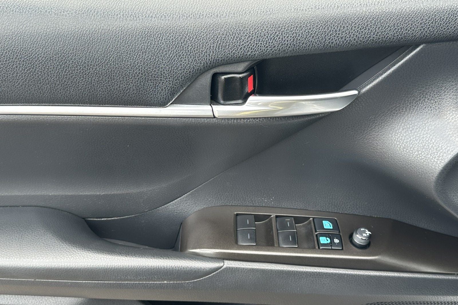 2021 Toyota Camry Hybrid LE