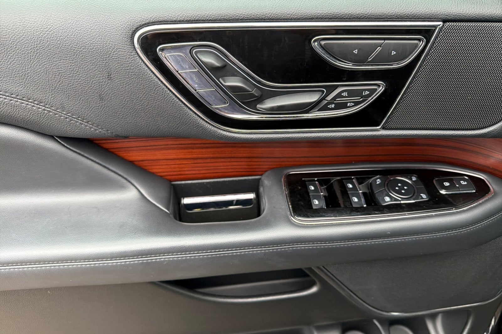 2023 Lincoln Navigator L Reserve