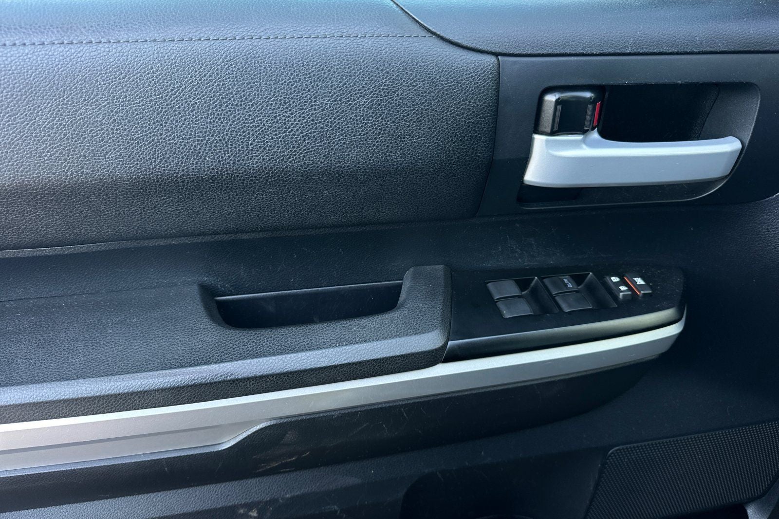 2014 Toyota Tundra SR5