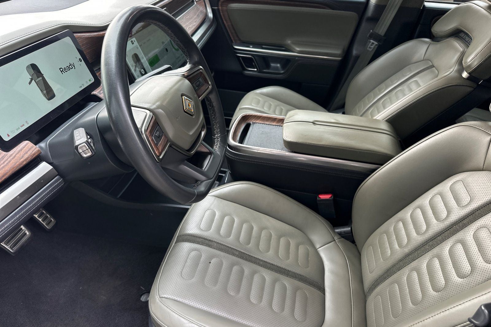 2023 Rivian R1S Adventure