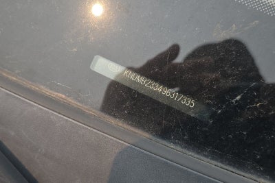 2009 Kia Sedona LX