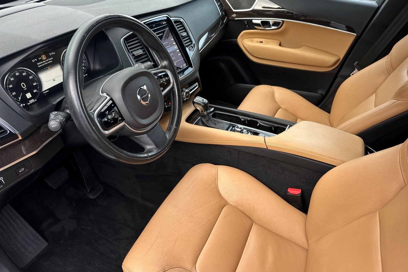 2017 Volvo XC90 T6 Momentum