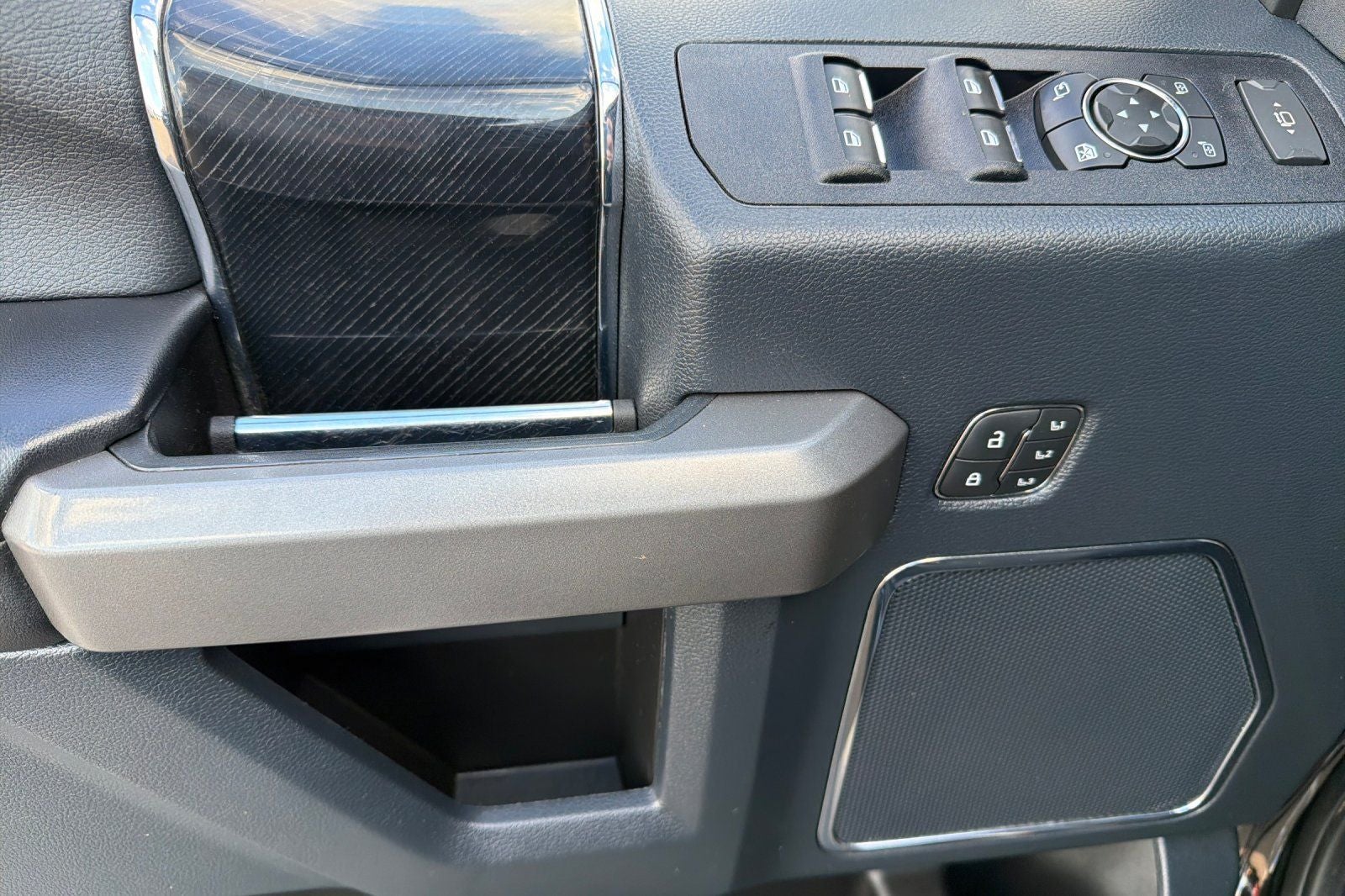 2022 Ford F-450SD Platinum