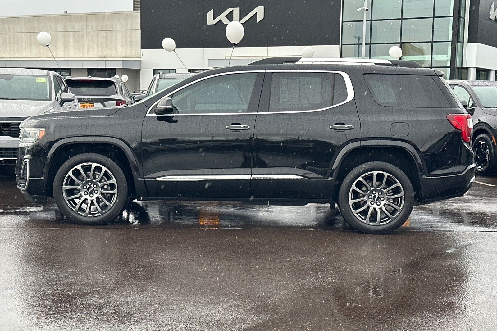 2023 GMC Acadia Denali