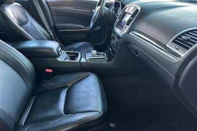 2017 Chrysler 300 Limited