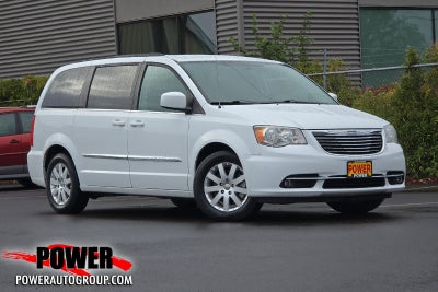 2016 Chrysler Town & Country Touring