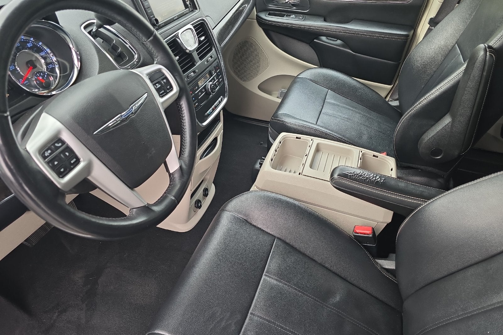 2016 Chrysler Town & Country Touring