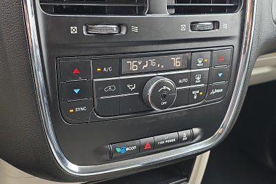 2016 Chrysler Town & Country Touring