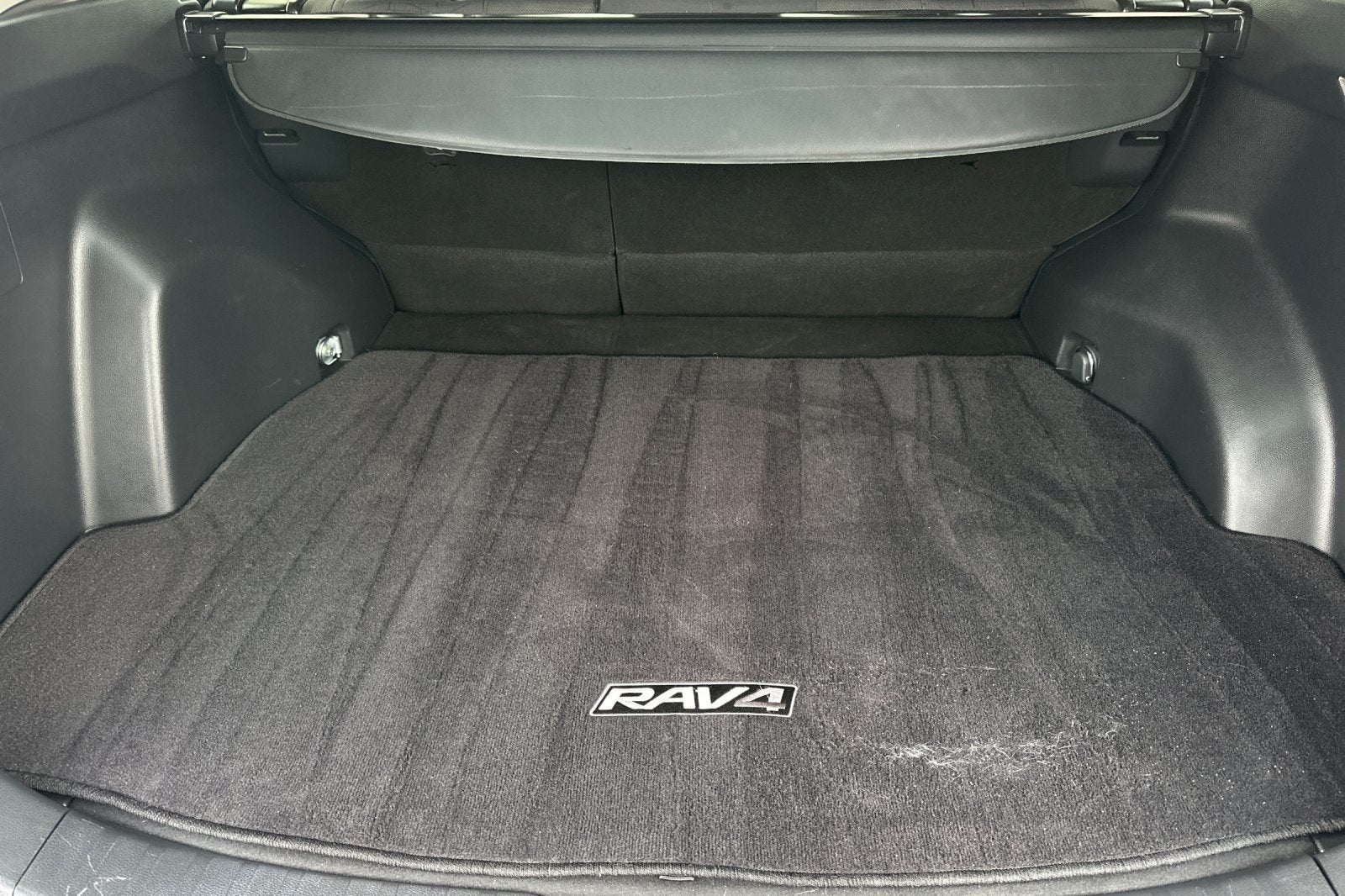 2019 Toyota RAV4 Hybrid XLE