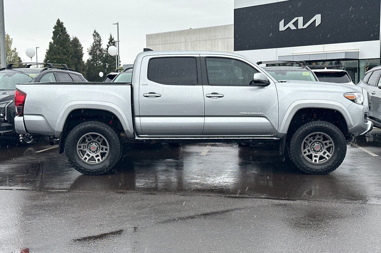 2022 Toyota Tacoma SR5 V6