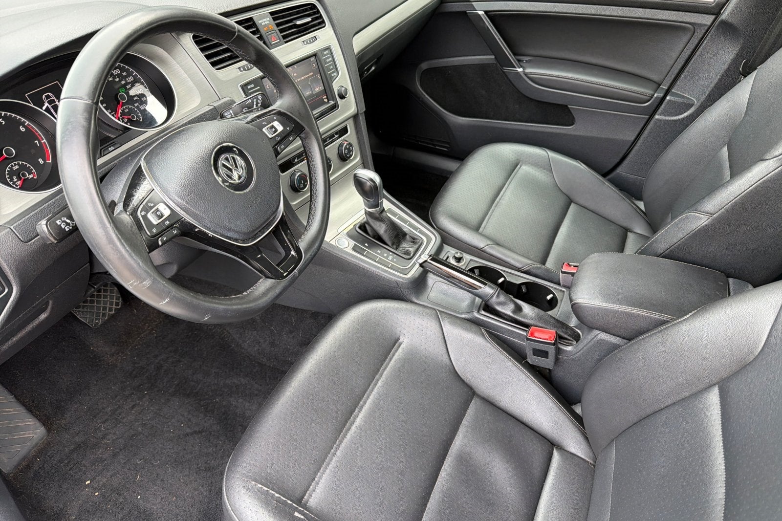 2016 Volkswagen Golf SportWagen SE