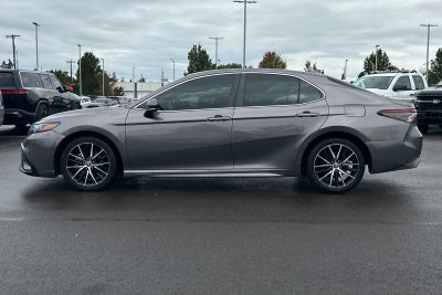 2022 Toyota Camry SE