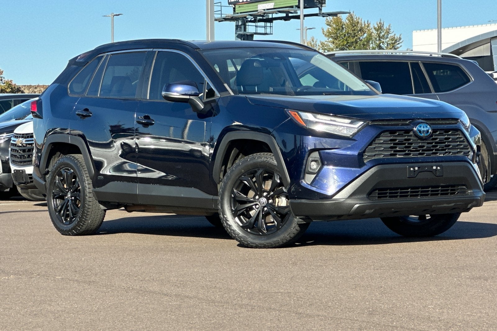 2022 Toyota RAV4 Hybrid XLE Premium