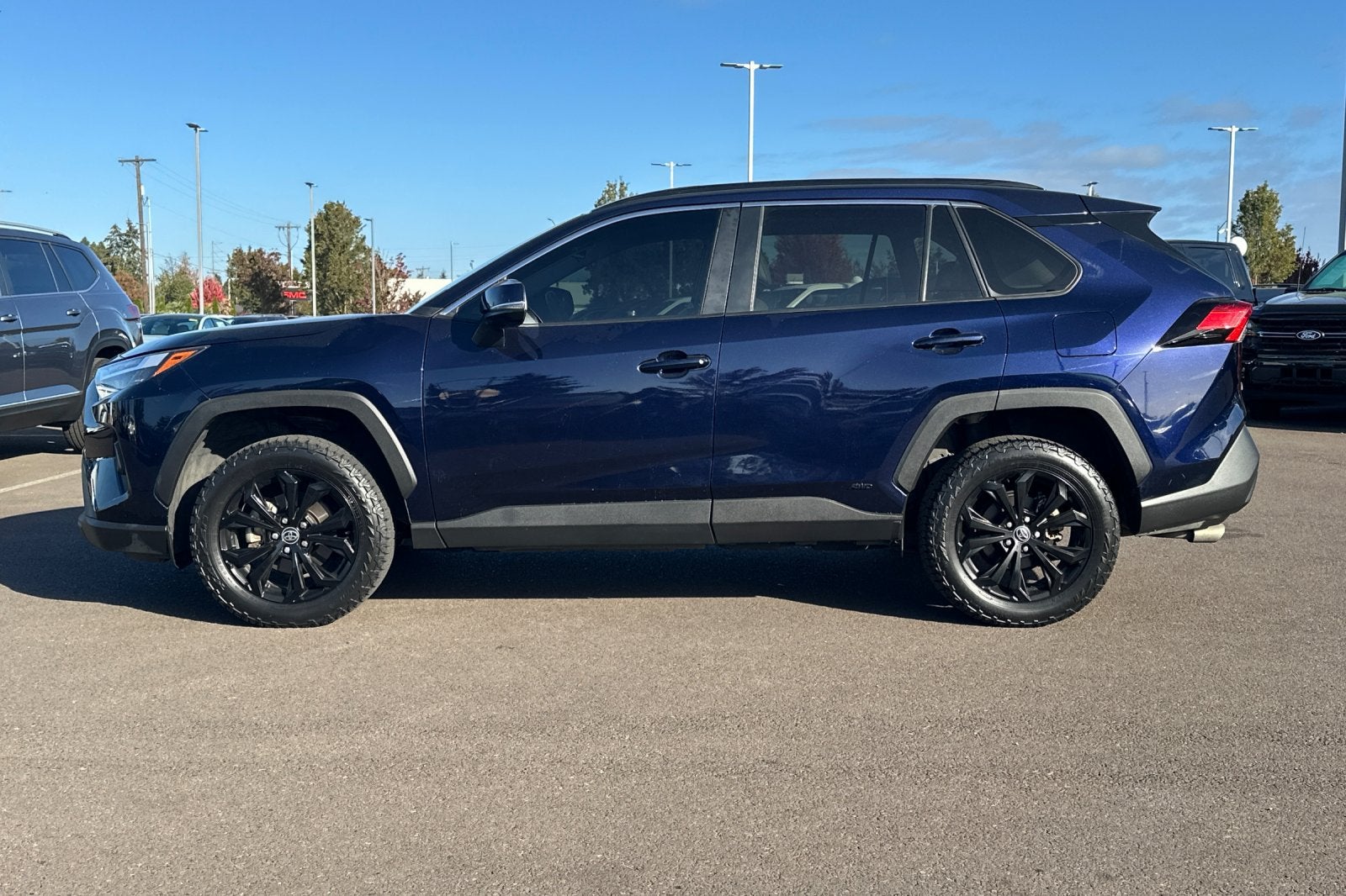 2022 Toyota RAV4 Hybrid XLE Premium