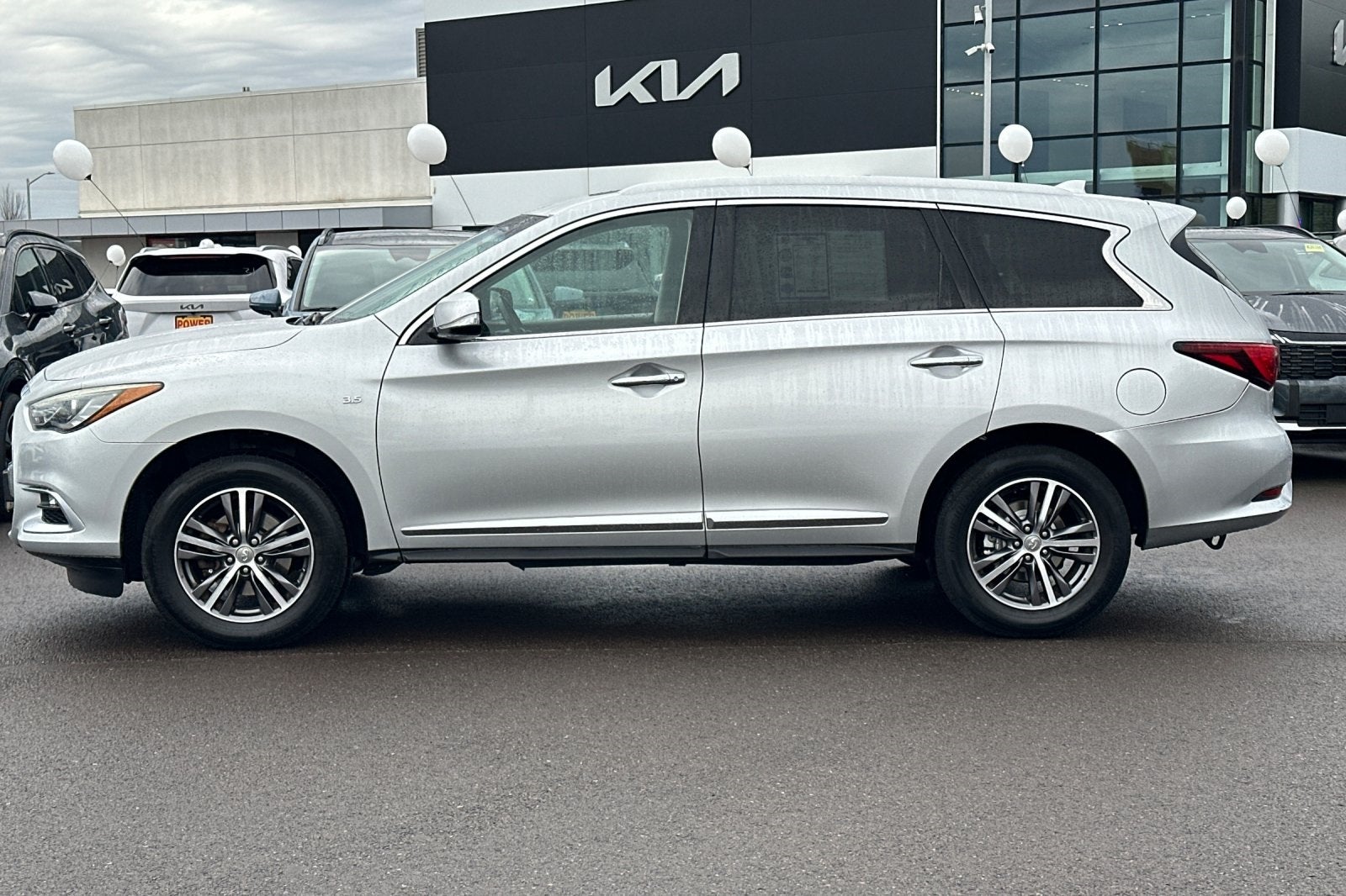 2016 INFINITI QX60 Base