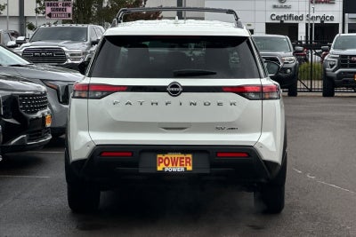 2022 Nissan Pathfinder SV