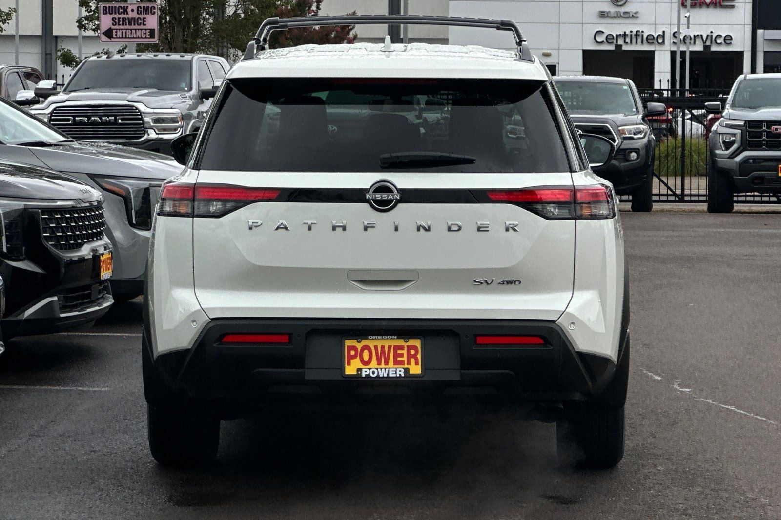 2022 Nissan Pathfinder SV