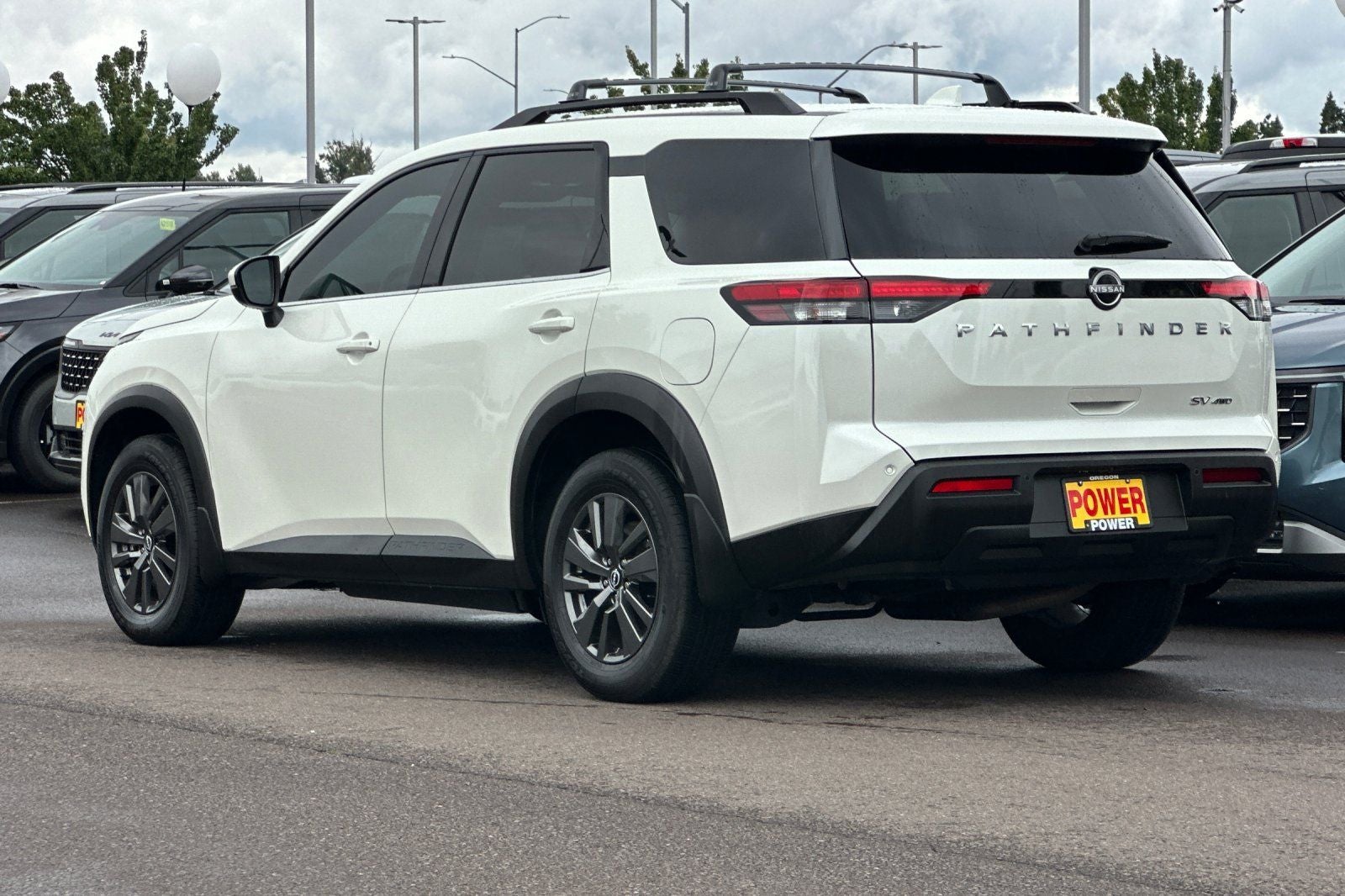 2022 Nissan Pathfinder SV
